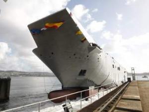 Спущен на воду крупнейший корабль ВМС Австралии